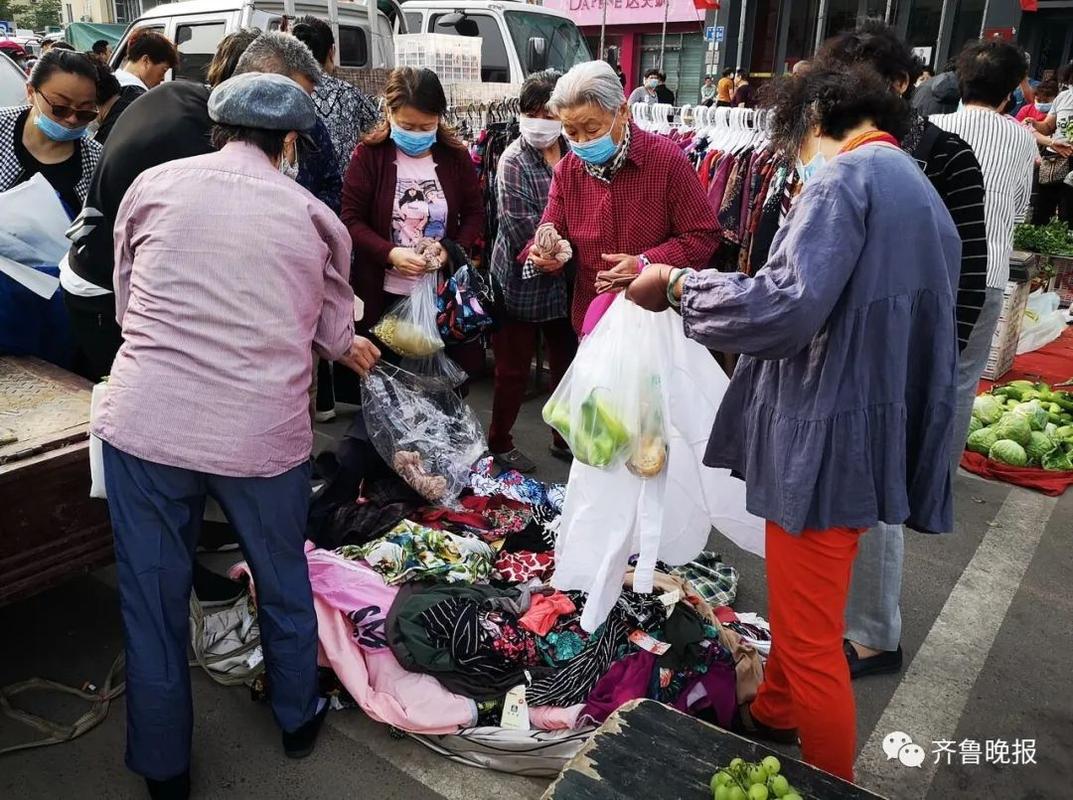 早市服装店铺起名大全（早市摆地摊卖衣服经验）